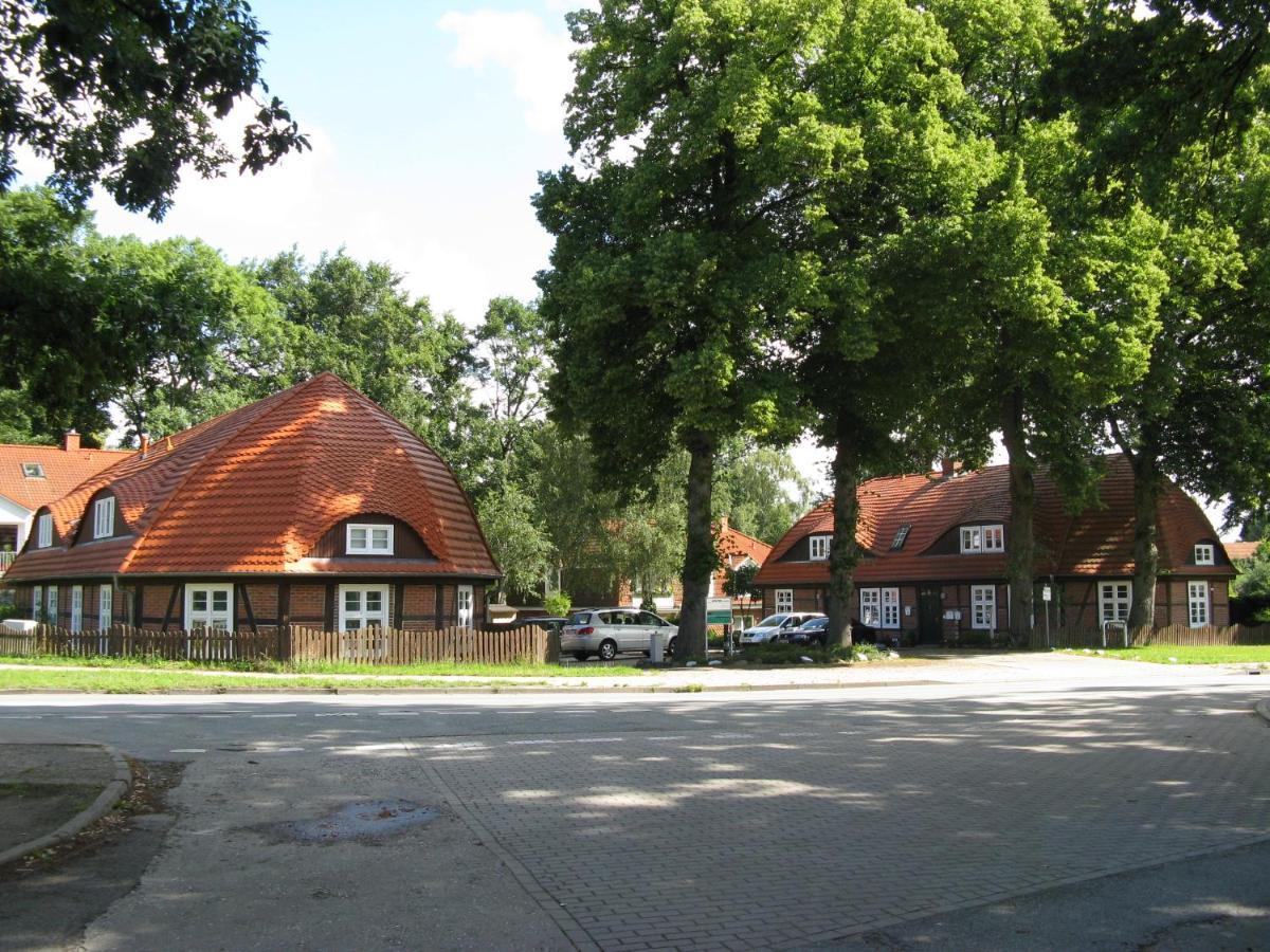 4 Wunderschoene Ferienwohnungen Im Kavaliershaus Schwerin  Exterior photo